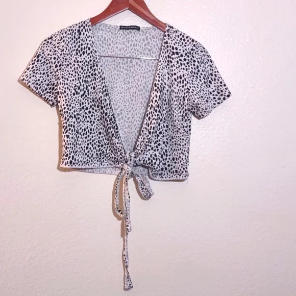 SLIGHTLY USED BRANDY MELVILLE RARE CHEETAH PRINT TIE TOP - Picture 1 of 6